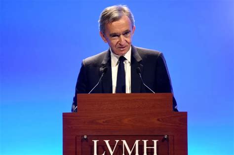 Fortuna de R$ 1 trilhão: quem é Bernard Arnault, dono do grupo .